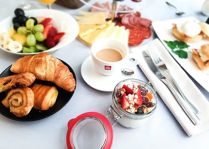 ホテル Art Kalelarga 4*