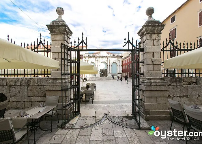 ホテル Art Kalelarga 4*